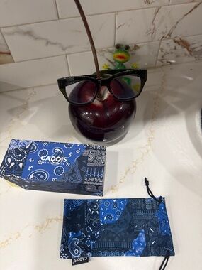 Caddis Blue Bandana Pattern Sunglasses with Case Reading glasses +3